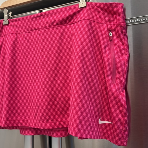 Nike Fuchsia Checkered Golf Skort XL - Picture 2 of 8